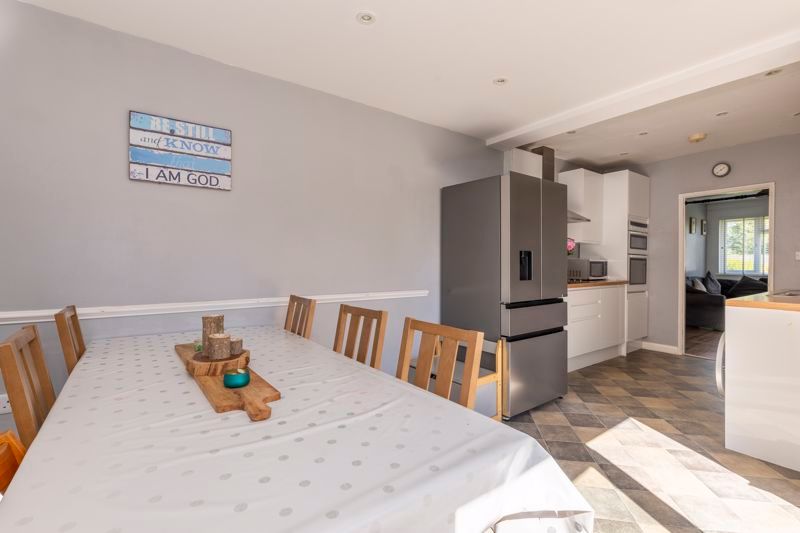 Property photo 3 of 28 Photo 23