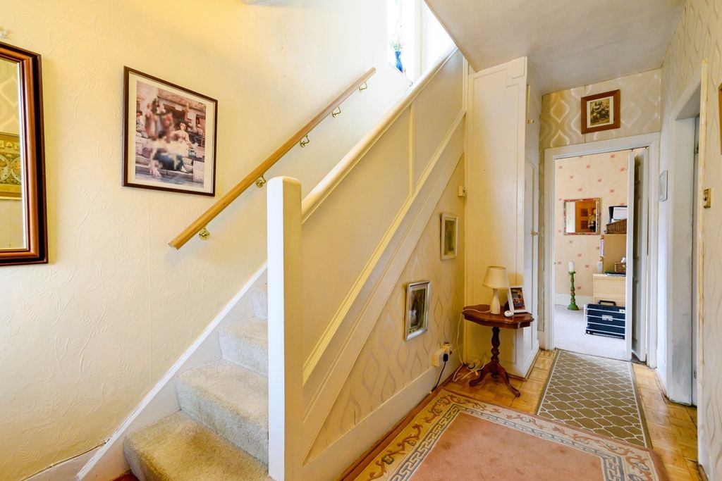 Property photo 3 of 36 Pbox-Img.Jpg