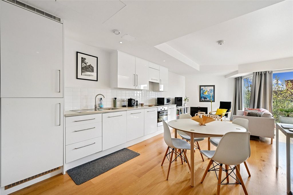 Property photo 1 of 14 Kitchen / Dining