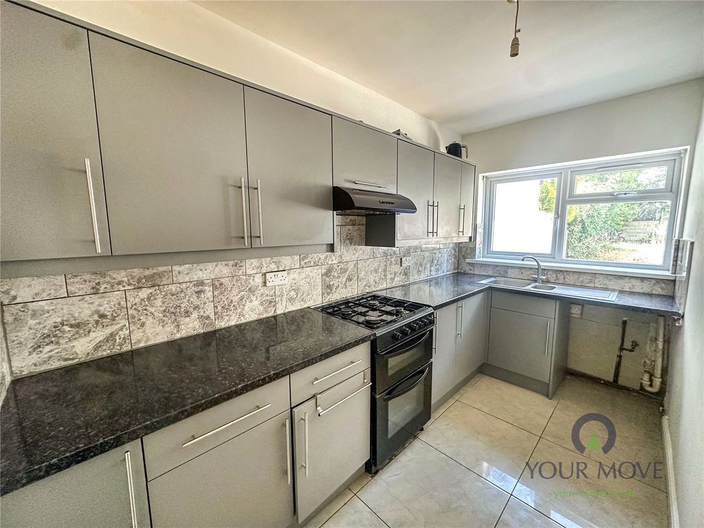 Property photo 2 of 11 Kitchen