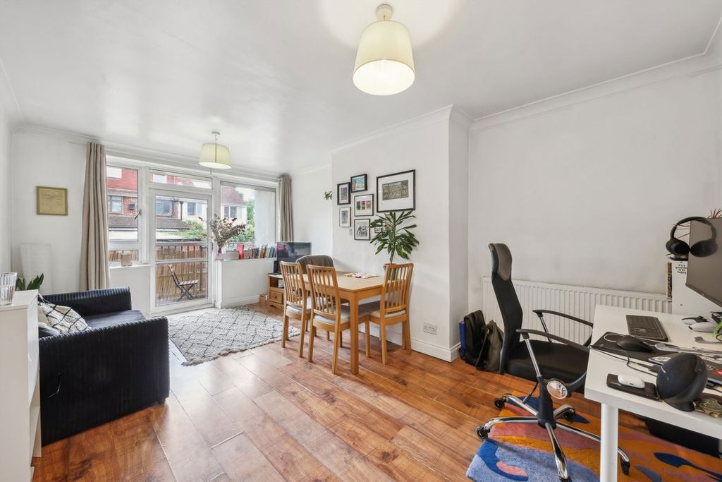 Property photo 2 of 7