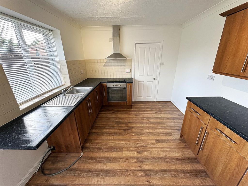 Property photo 2 of 15 Kitchen