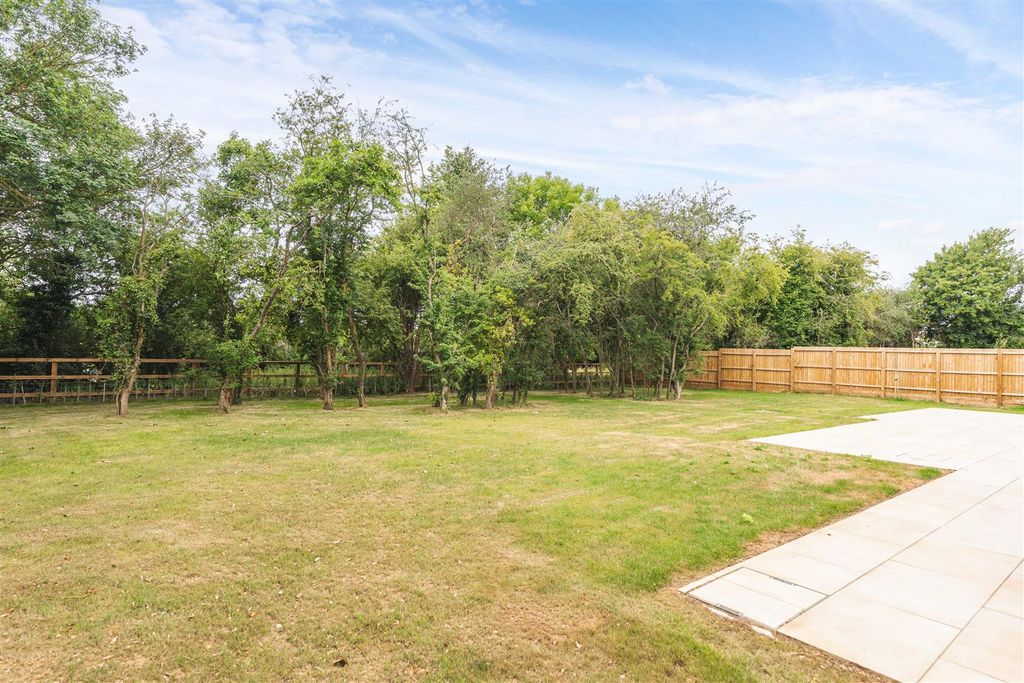 Property photo 3 of 26