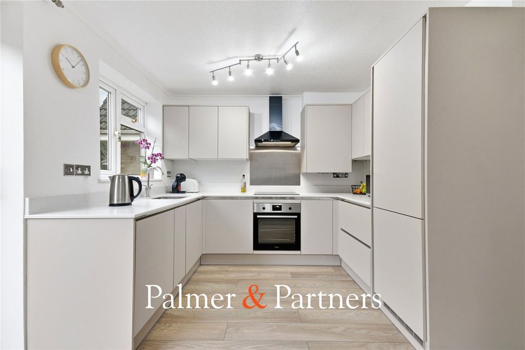 Property photo 2 of 21 Picture No. 17