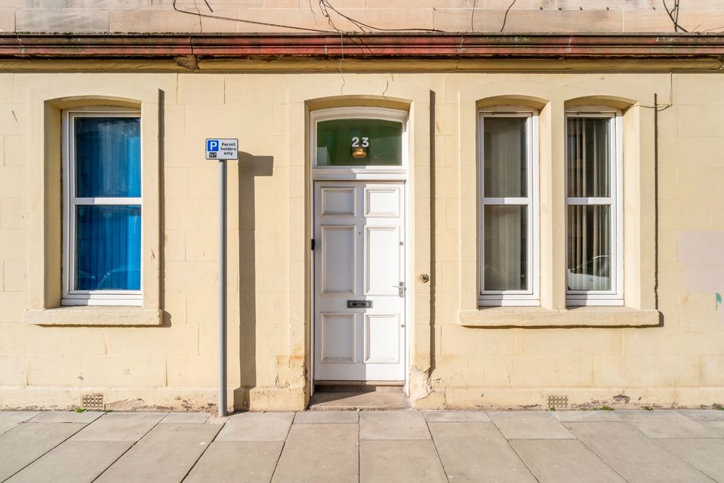 Property photo 2 of 14 5004892