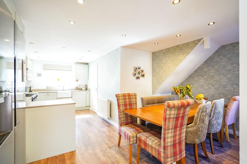 Property photo 3 of 15 Dining Room