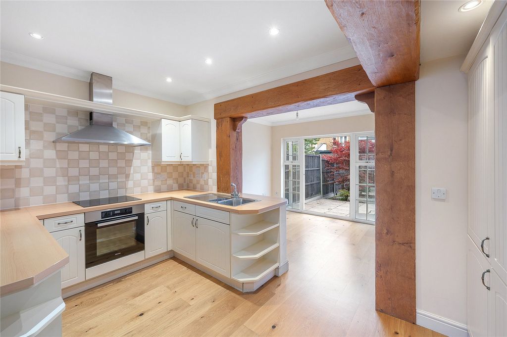 Property photo 3 of 13 Picture No. 11