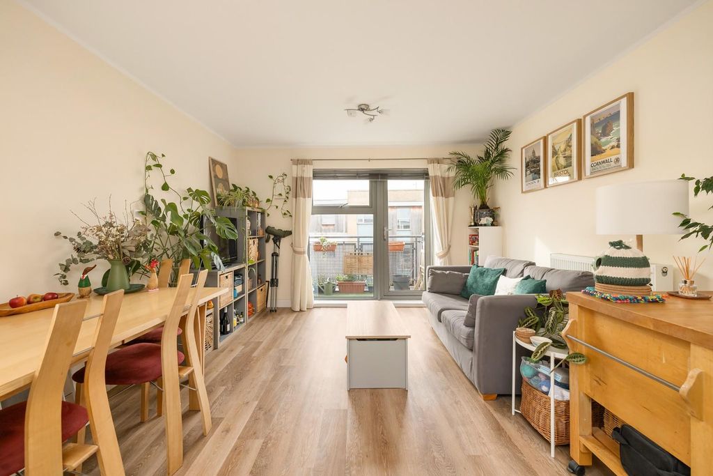 Property photo 1 of 32 Char0389.Jpg