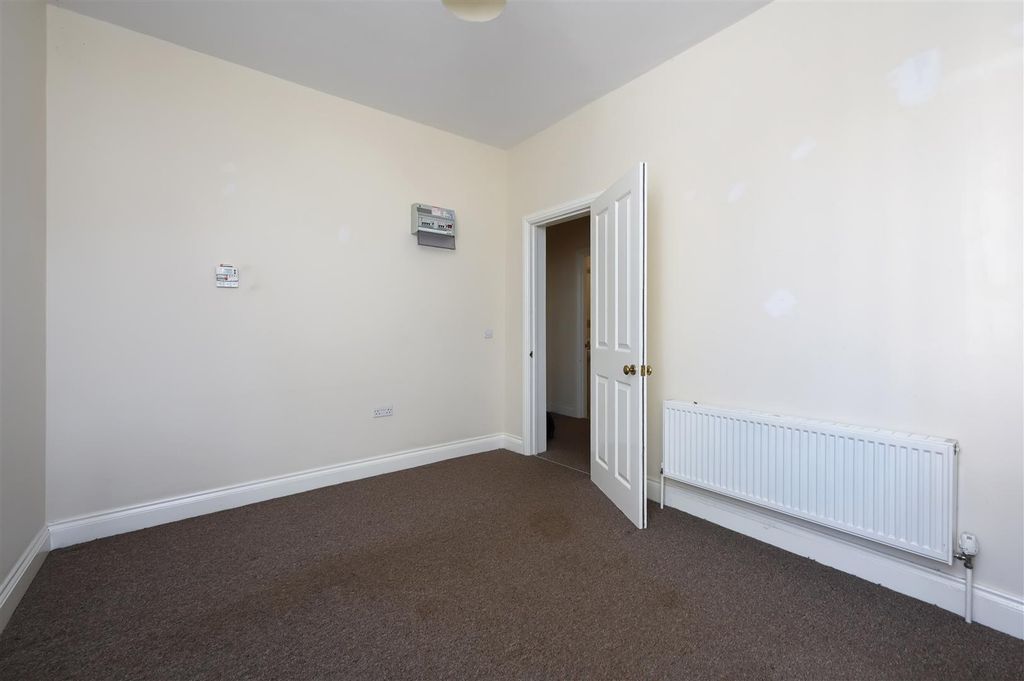Property photo 2 of 13 Flat 2 Bedford Lodge - Tn401Pr - Photos (2).Jpg