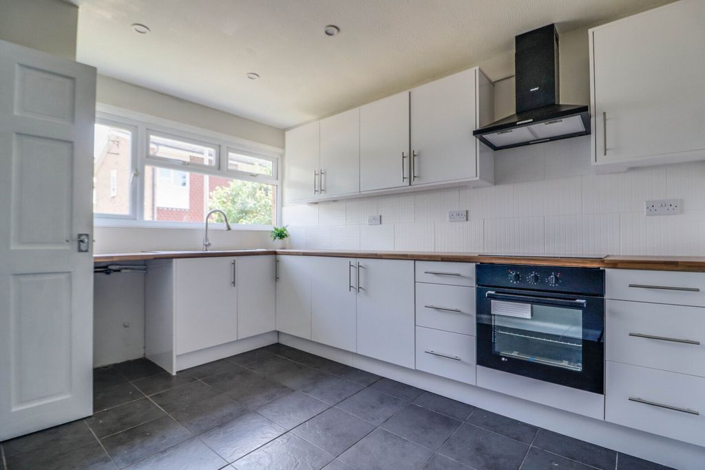 Property photo 2 of 16 Picture No. 04
