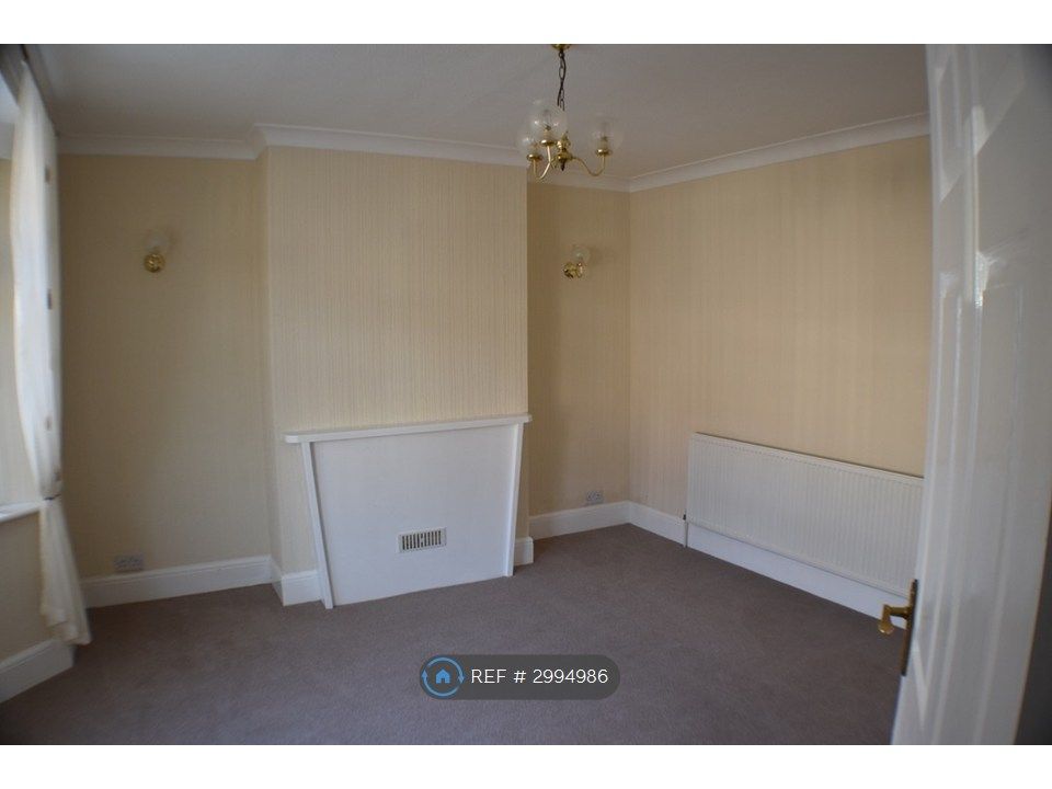 Property photo 3 of 22 Living Room