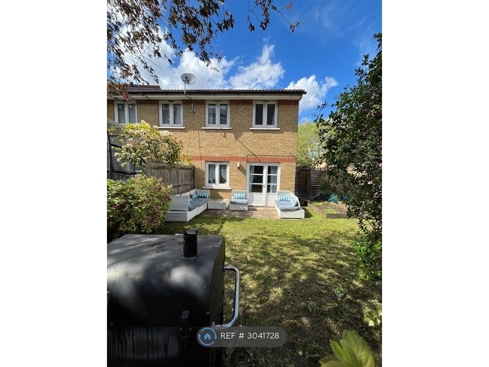 Property photo 1 of 8 Spacious Garden