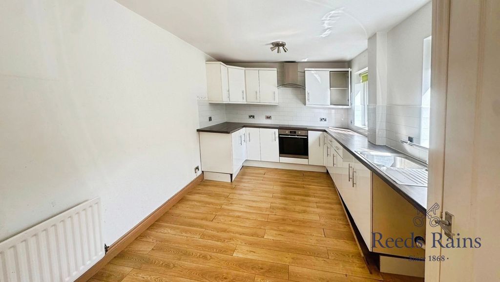 Property photo 2 of 11 Pbox-Img.Jpg