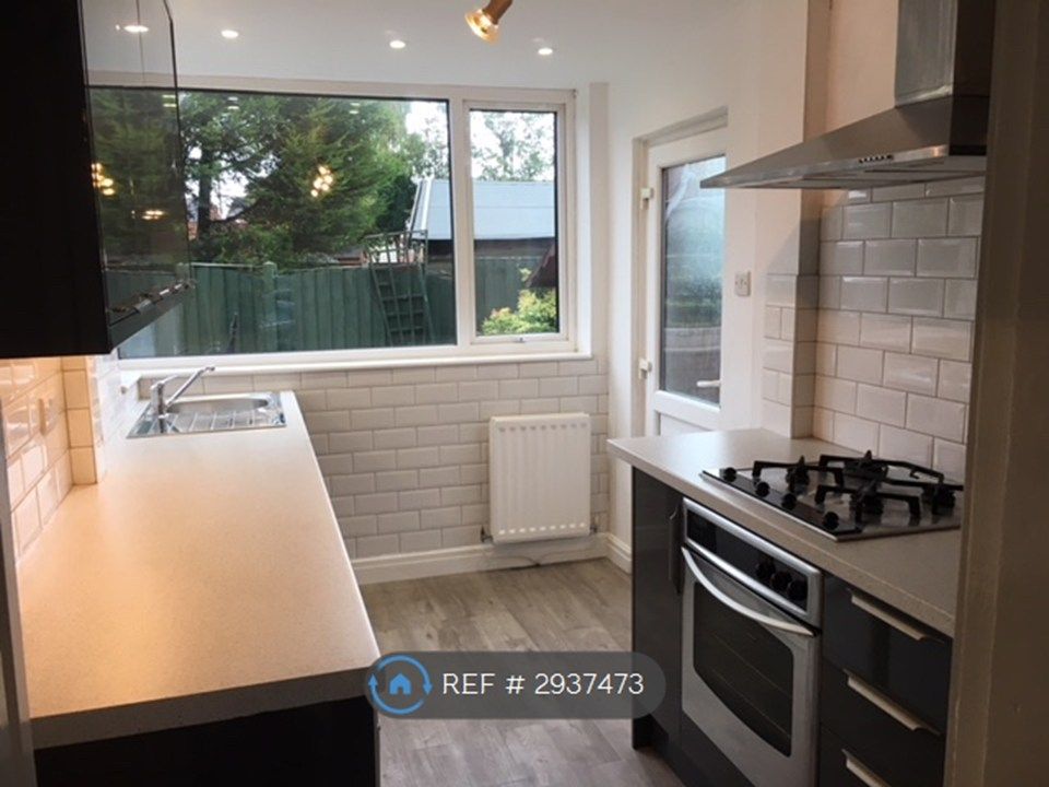 Property photo 2 of 17 Kitchen