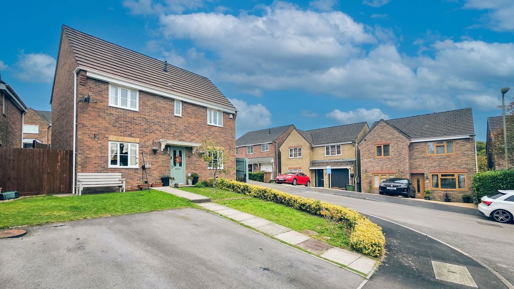 Property photo 2 of 29