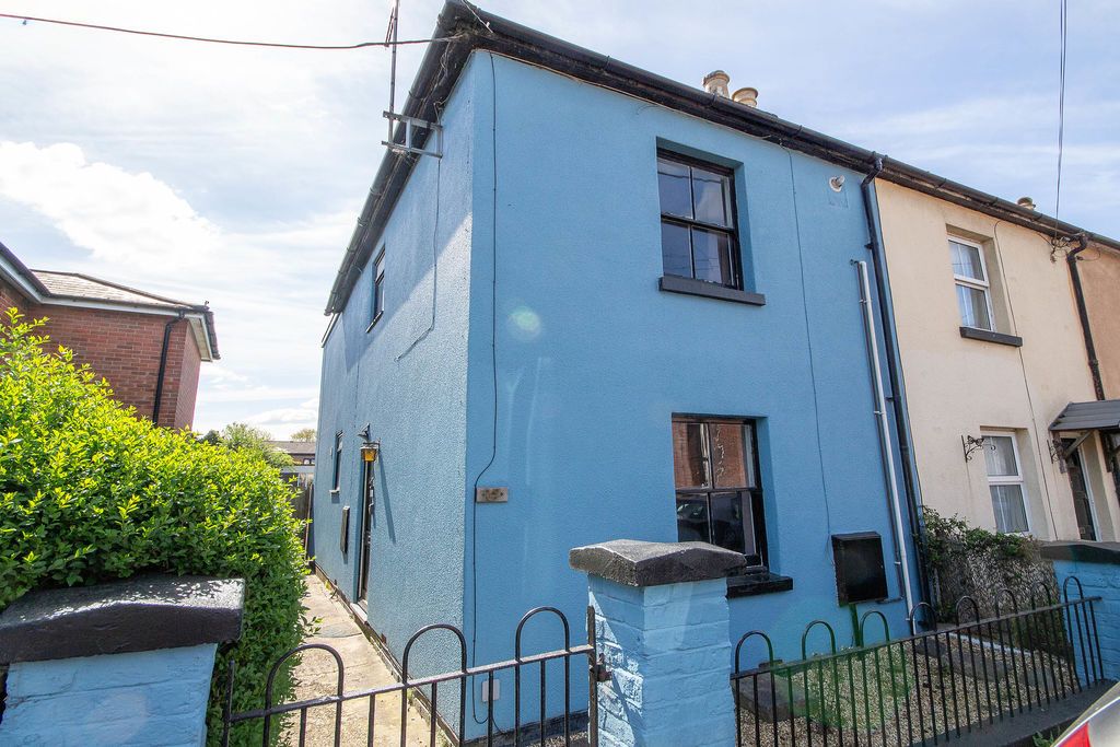 Property photo 1 of 12 External