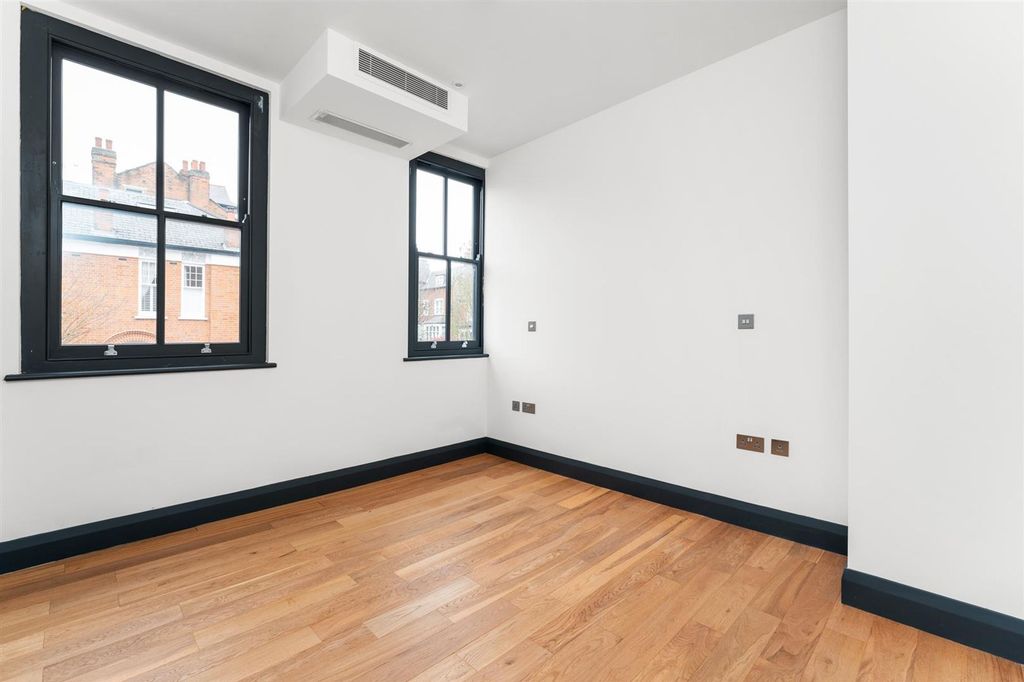 Property photo 3 of 7