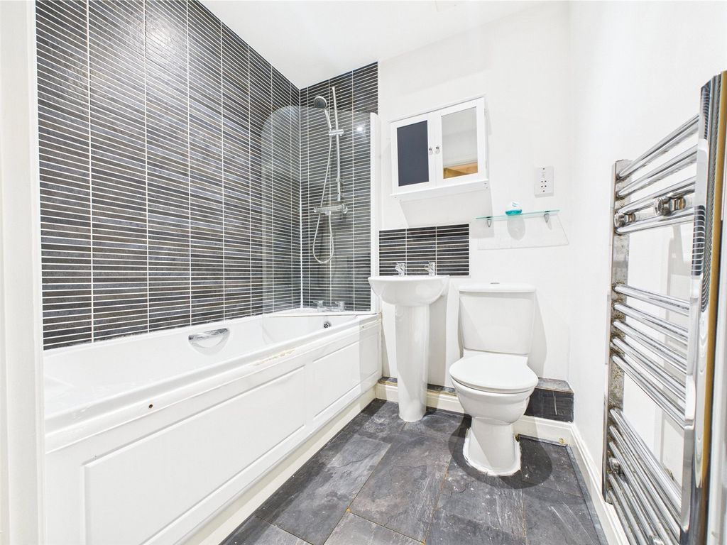 Property photo 3 of 10 Picture No. 05