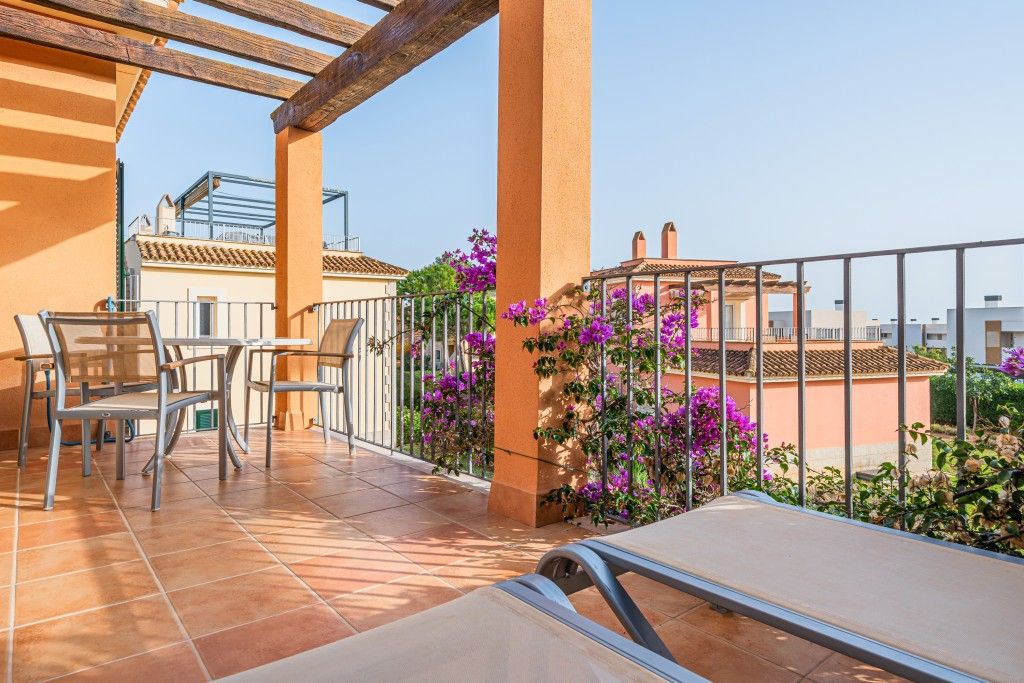 Property photo 2 of 14 Terrace