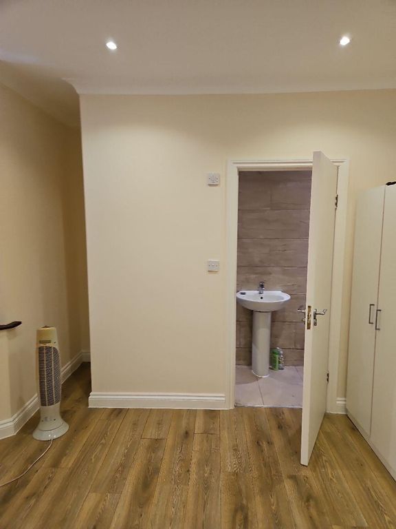 Property photo 3 of 3
