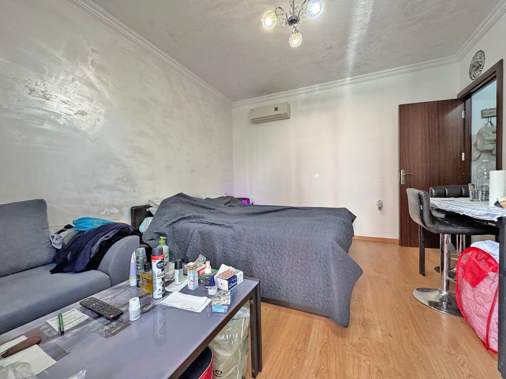 Property photo 2 of 12