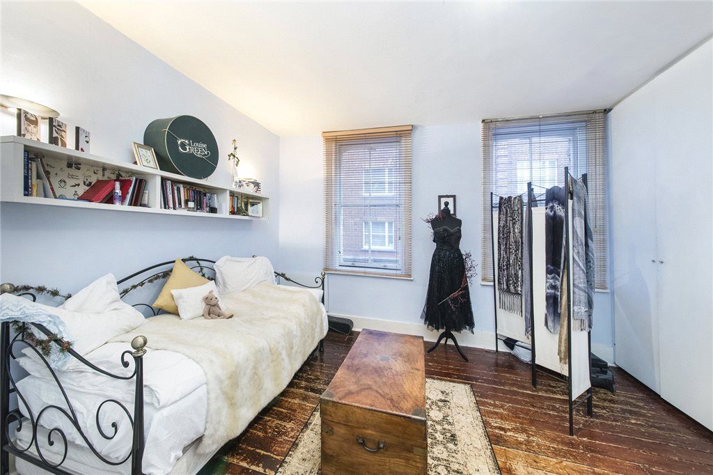 Property photo 3 of 5 Brewer Street