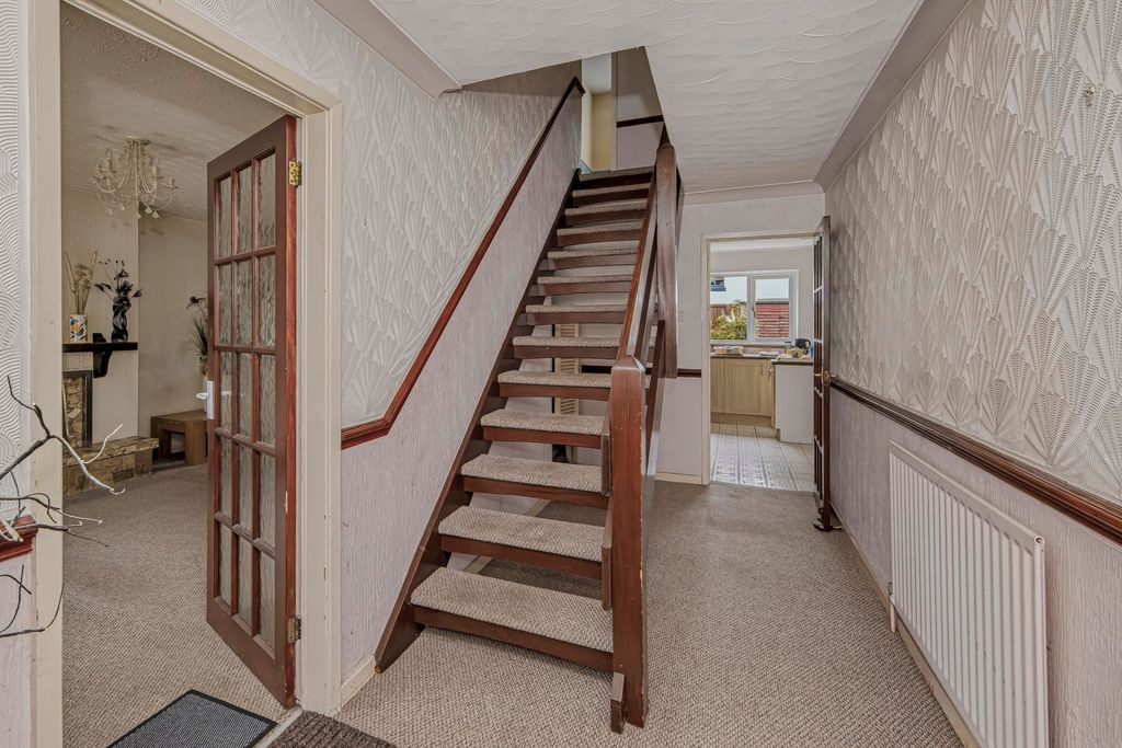 Property photo 2 of 26