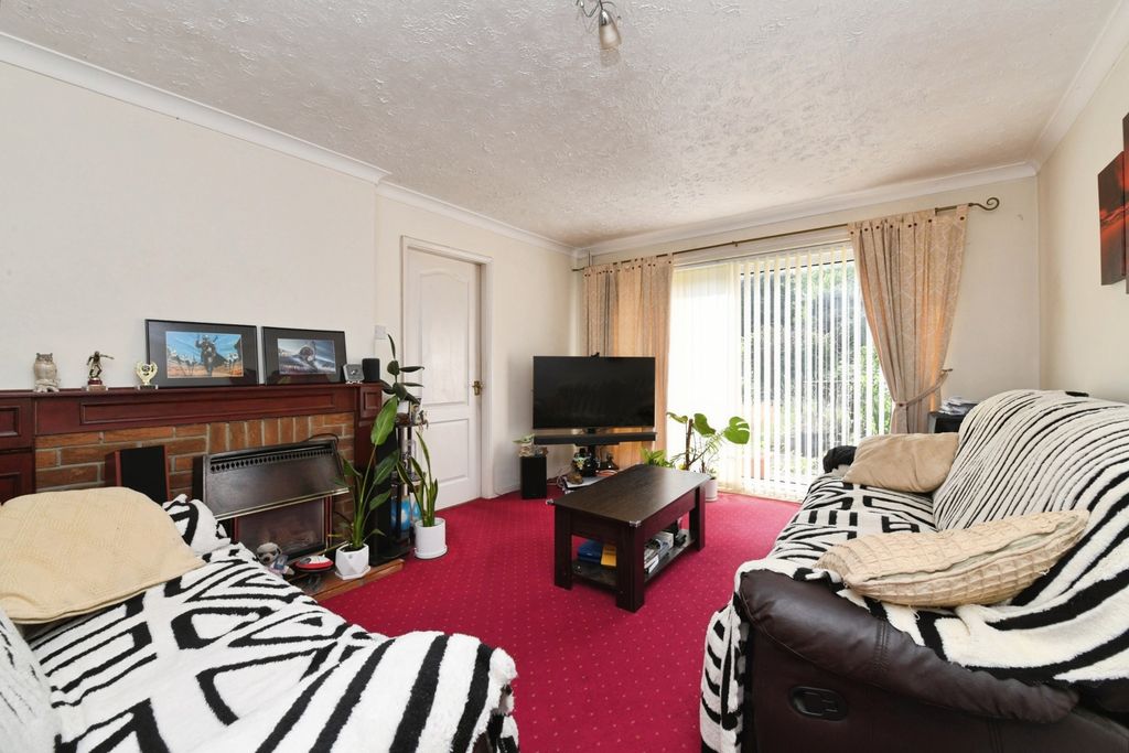 Property photo 2 of 17 Photo