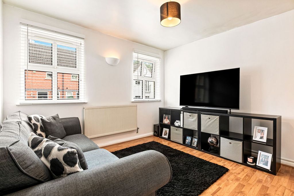 Property photo 2 of 22