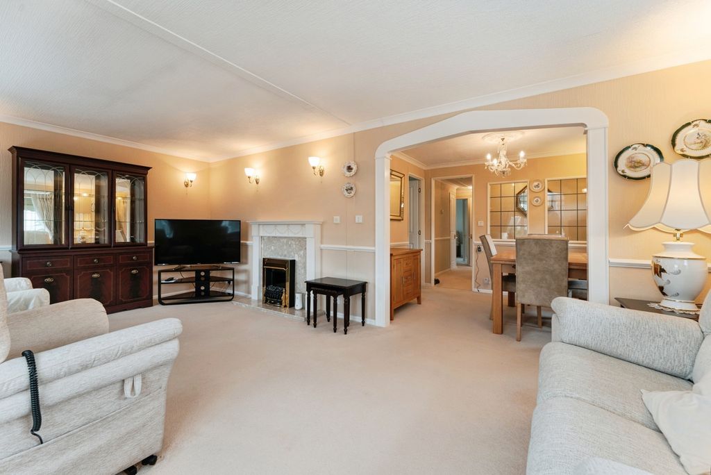 Property photo 2 of 17 Photo