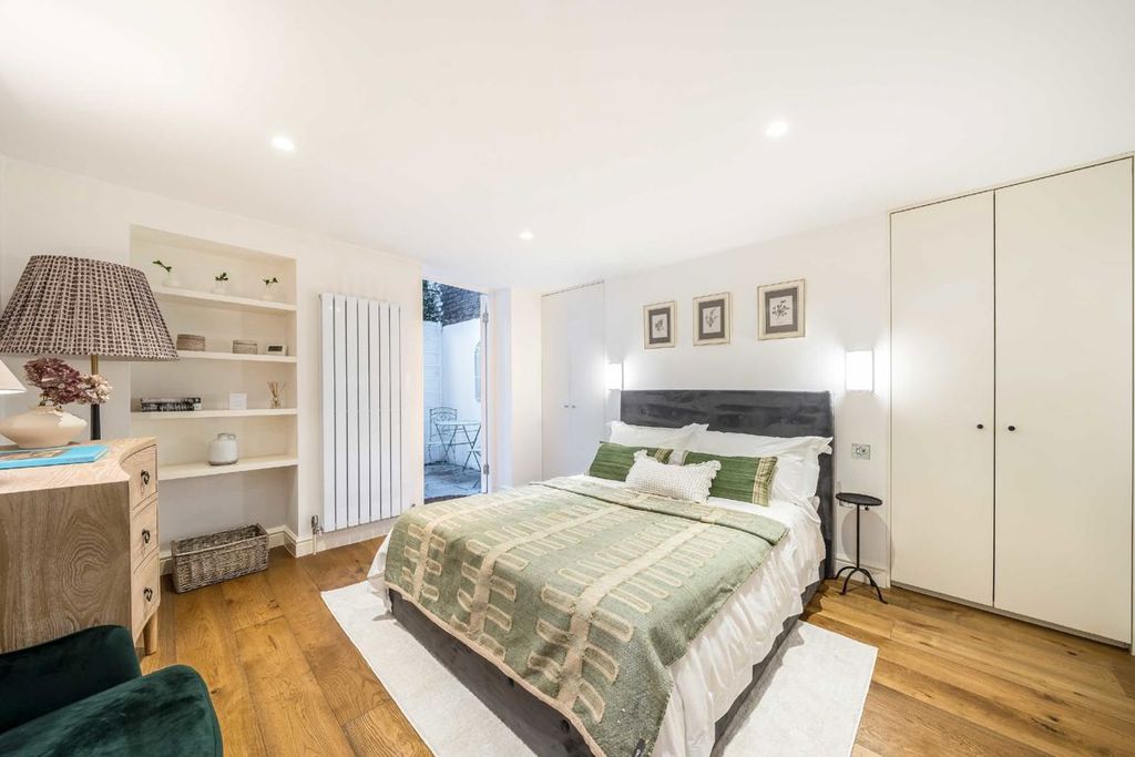 Property photo 3 of 6