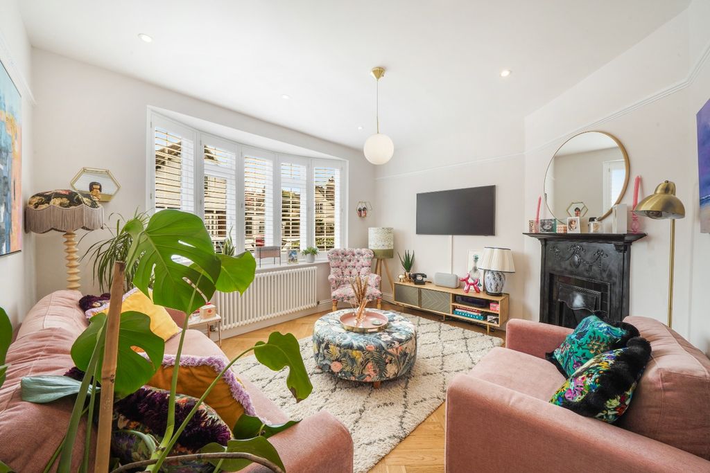 Property photo 3 of 17 5010184