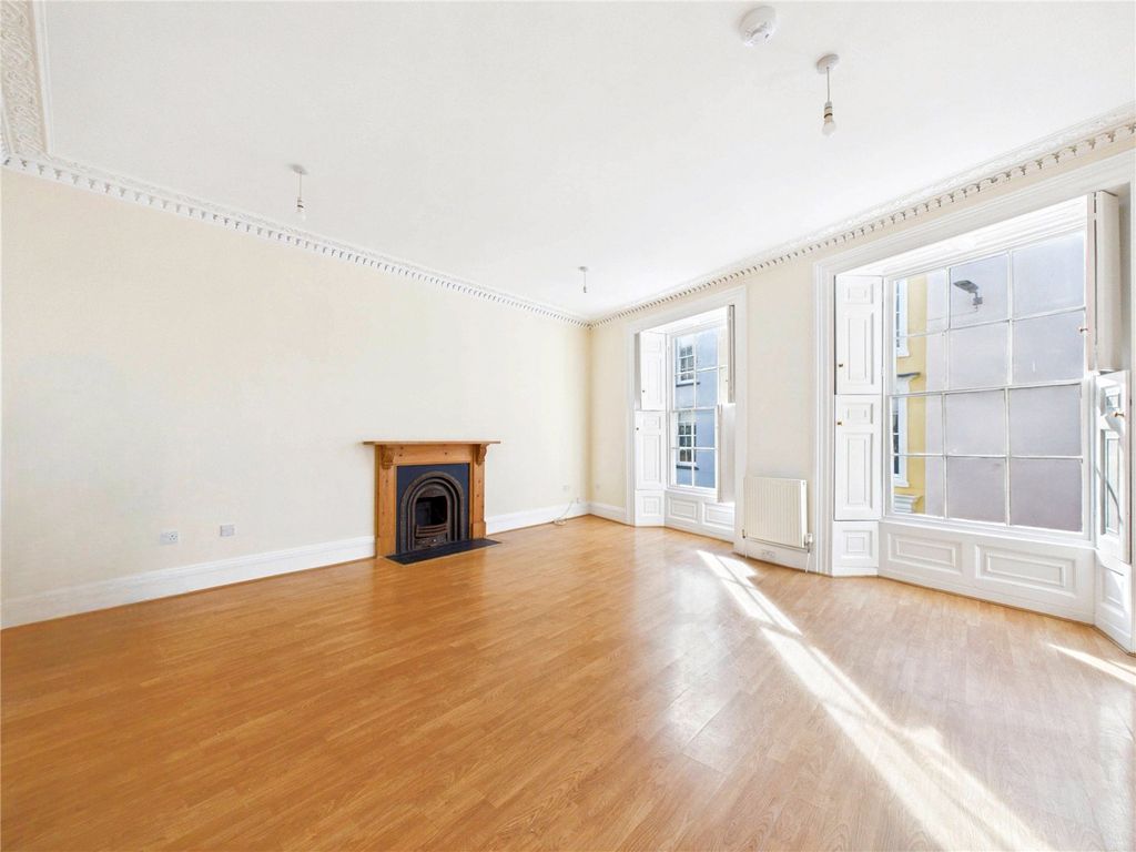 Property photo 3 of 8 Picture No. 21