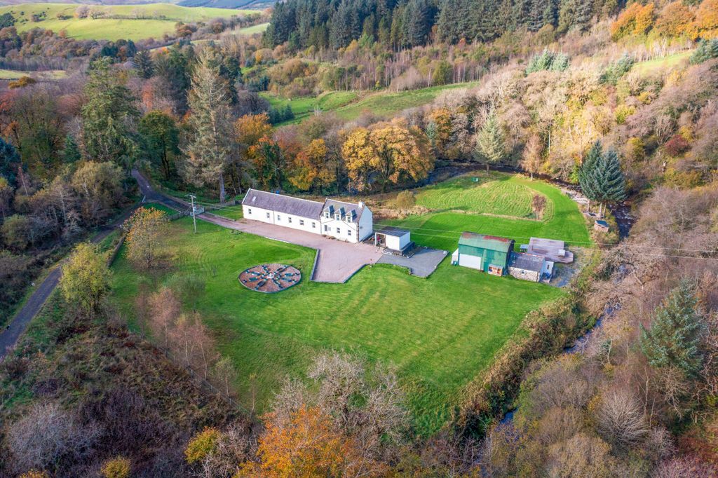 Property photo 2 of 46