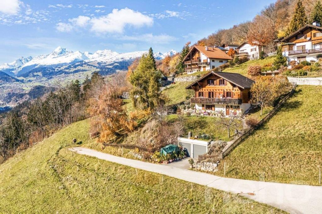 Property photo 1 of 12