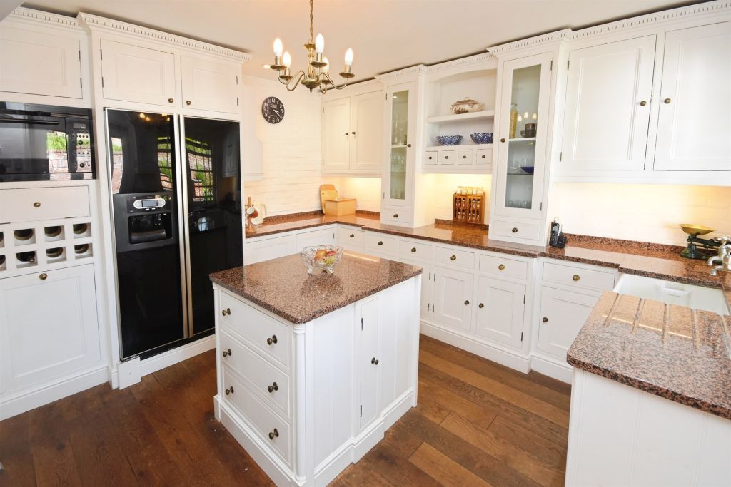 Property photo 3 of 22