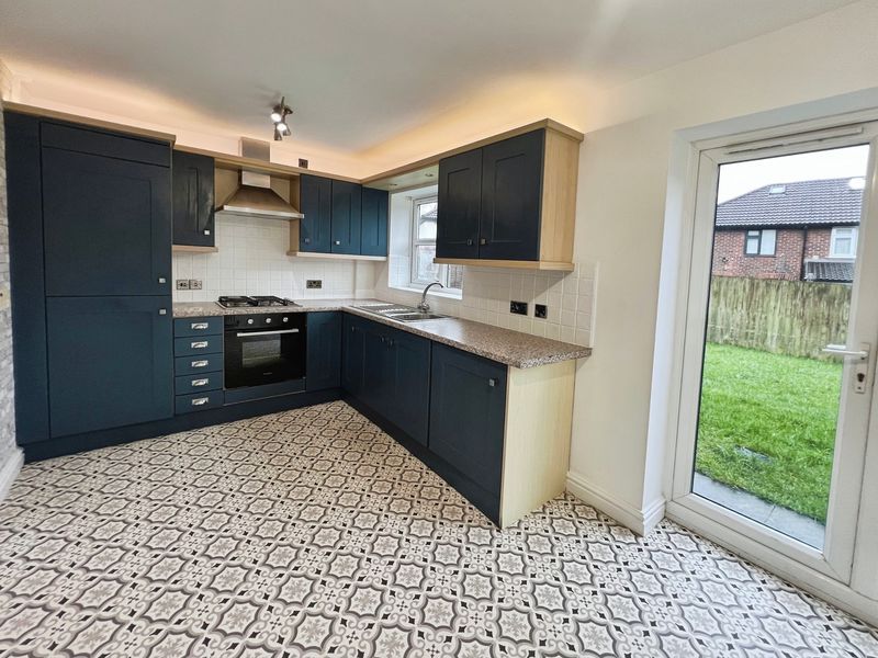 Property photo 3 of 16 Kitchen