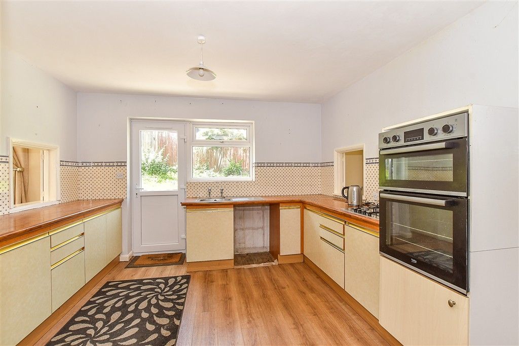 Property photo 3 of 15 Kitchen
