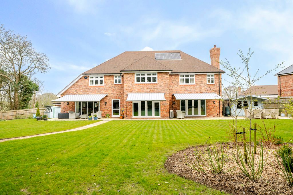 Property photo 2 of 35 Photo 48