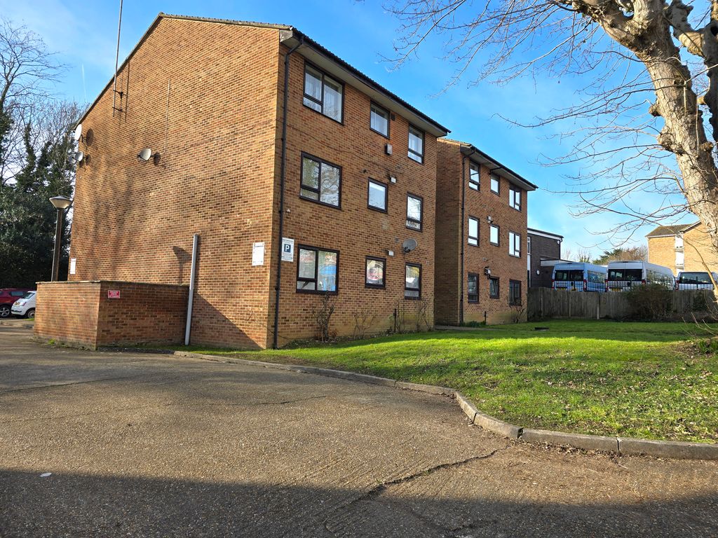 Property photo 1 of 8