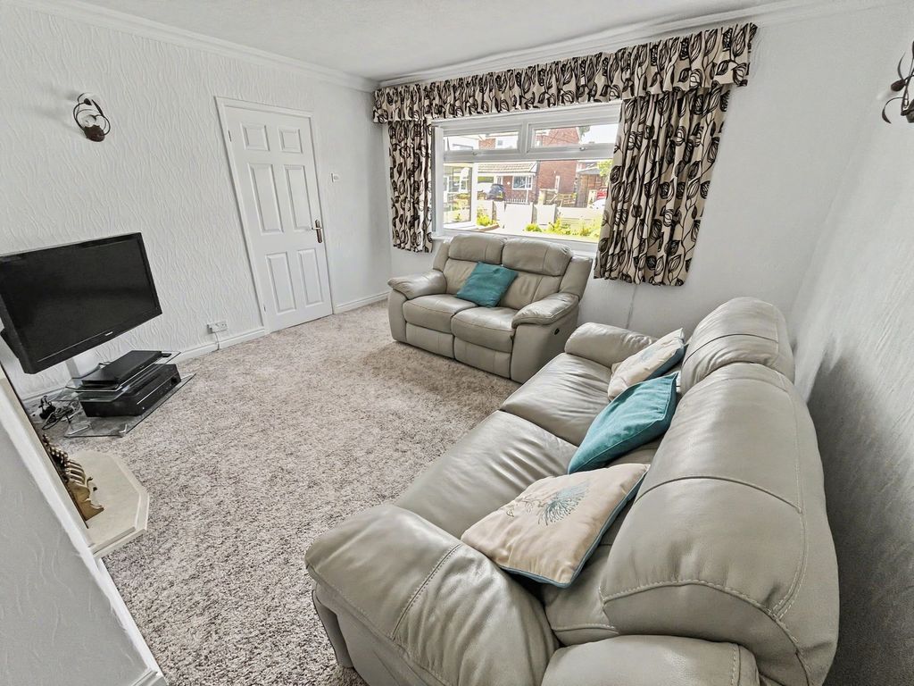 Property photo 3 of 36