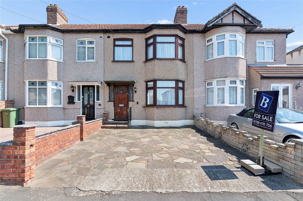 Property photo 1 of 11 Front