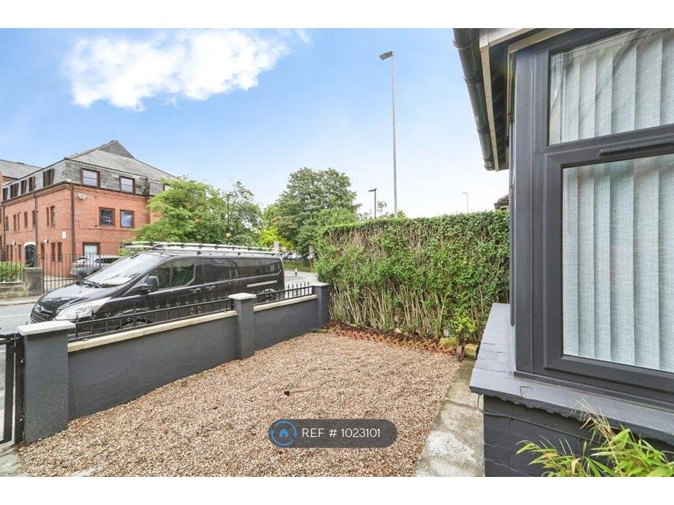 Property photo 3 of 15 House Facing Outward