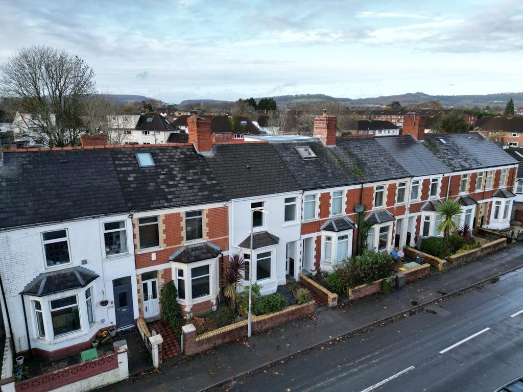 Property photo 2 of 28