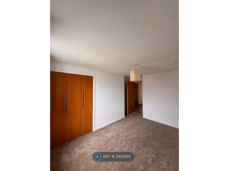 Property photo 3 of 10 Bedroom 1