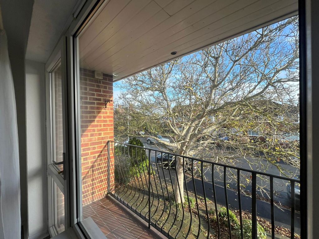 Property photo 2 of 18