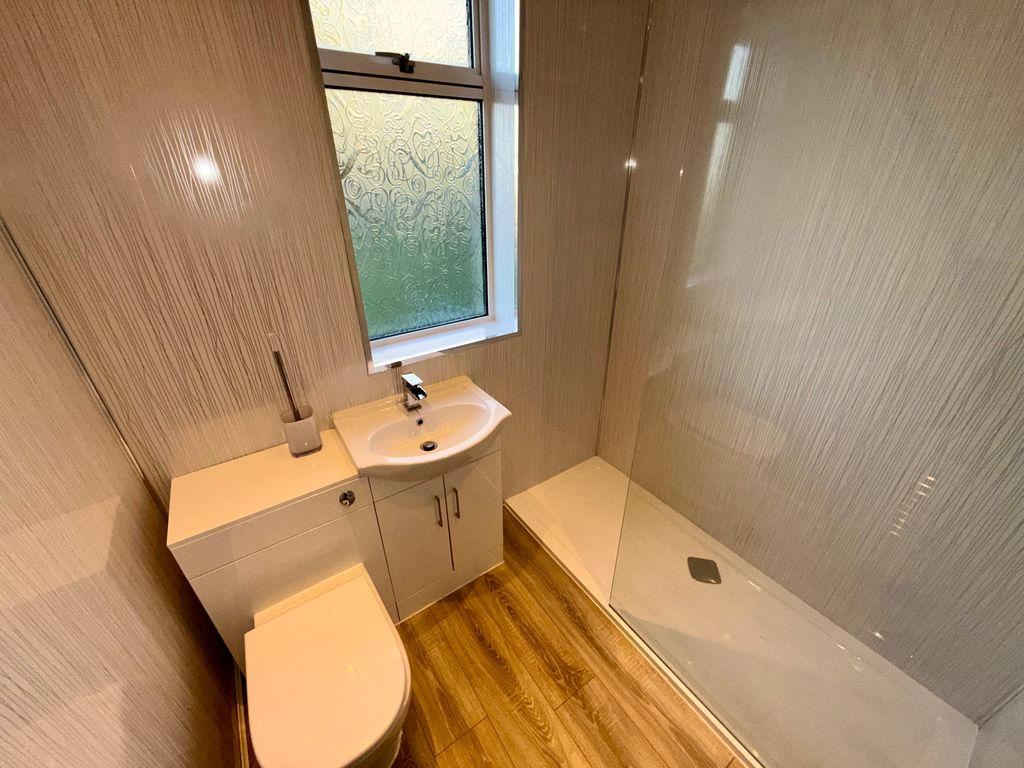 Property photo 3 of 6 4