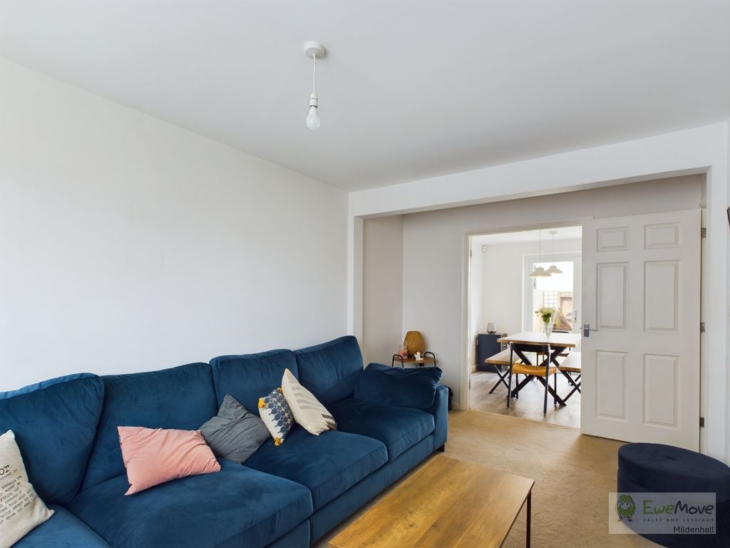 Property photo 2 of 4 3. Living Room