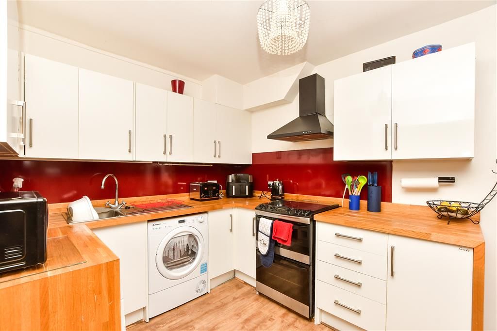 Property photo 3 of 13 Kitchen
