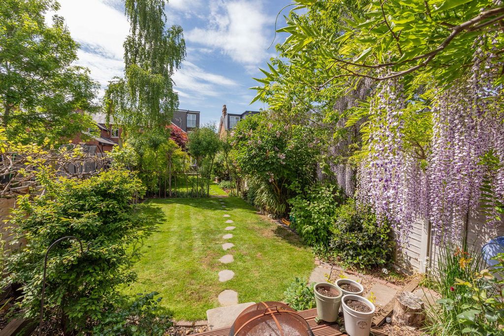 Property photo 2 of 21